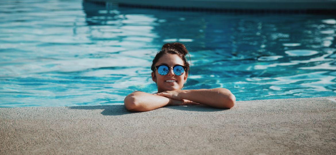 El cloro de las piscinas ¿Cómo afecta a nuestros ojos? | Clínica Oftalmológica Pasteur